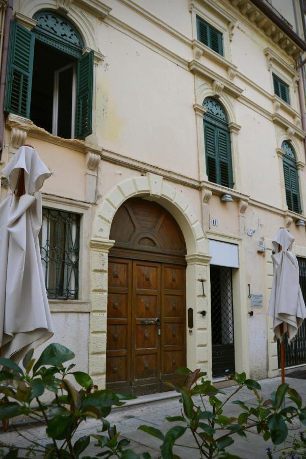 Gabrielli Rooms Et Apartments Sant Antonio Alloggio 4 M0230914084 เวโรนา ภายนอก รูปภาพ