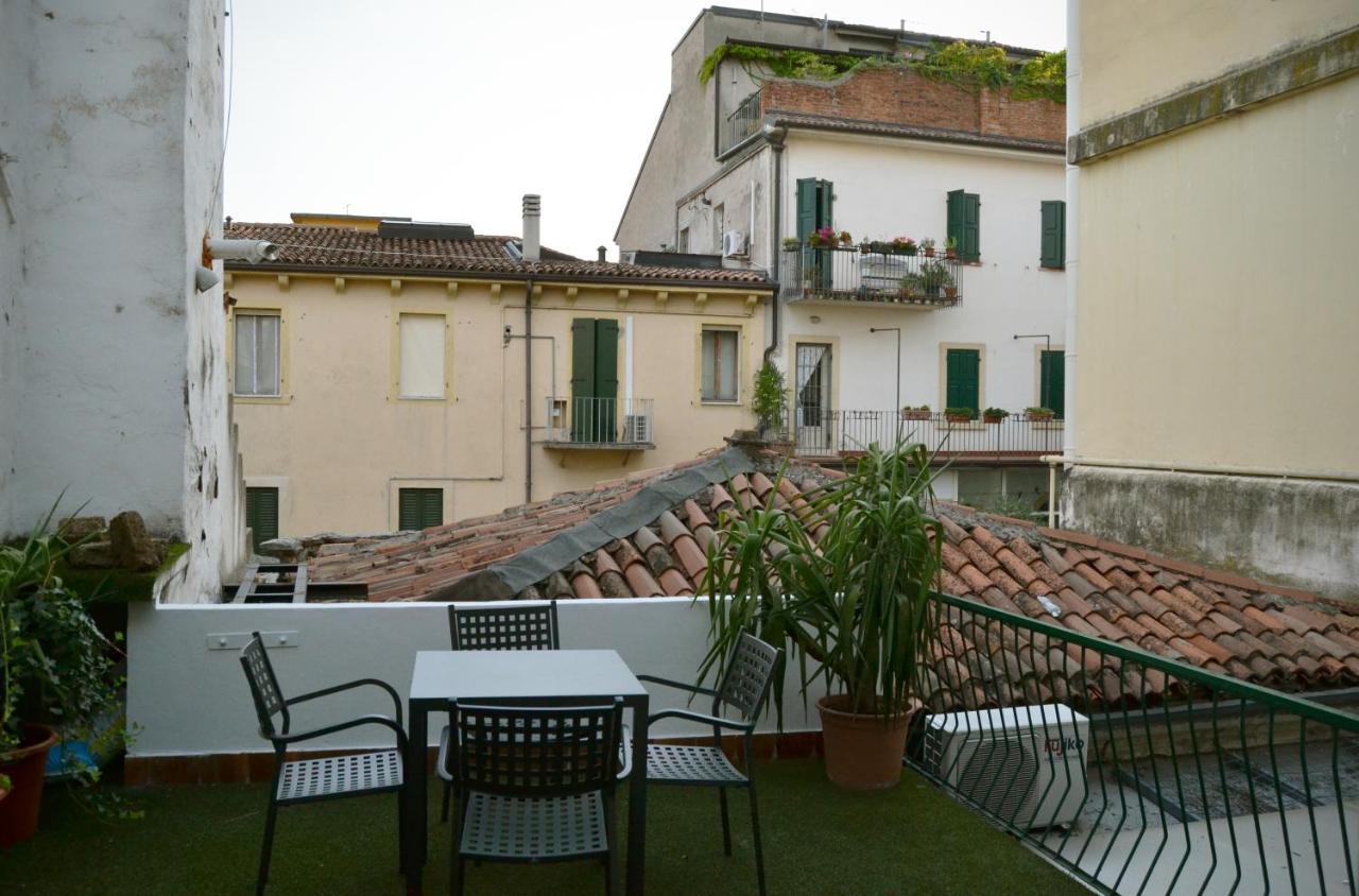 Gabrielli Rooms Et Apartments Sant Antonio Alloggio 4 M0230914084 เวโรนา ภายนอก รูปภาพ